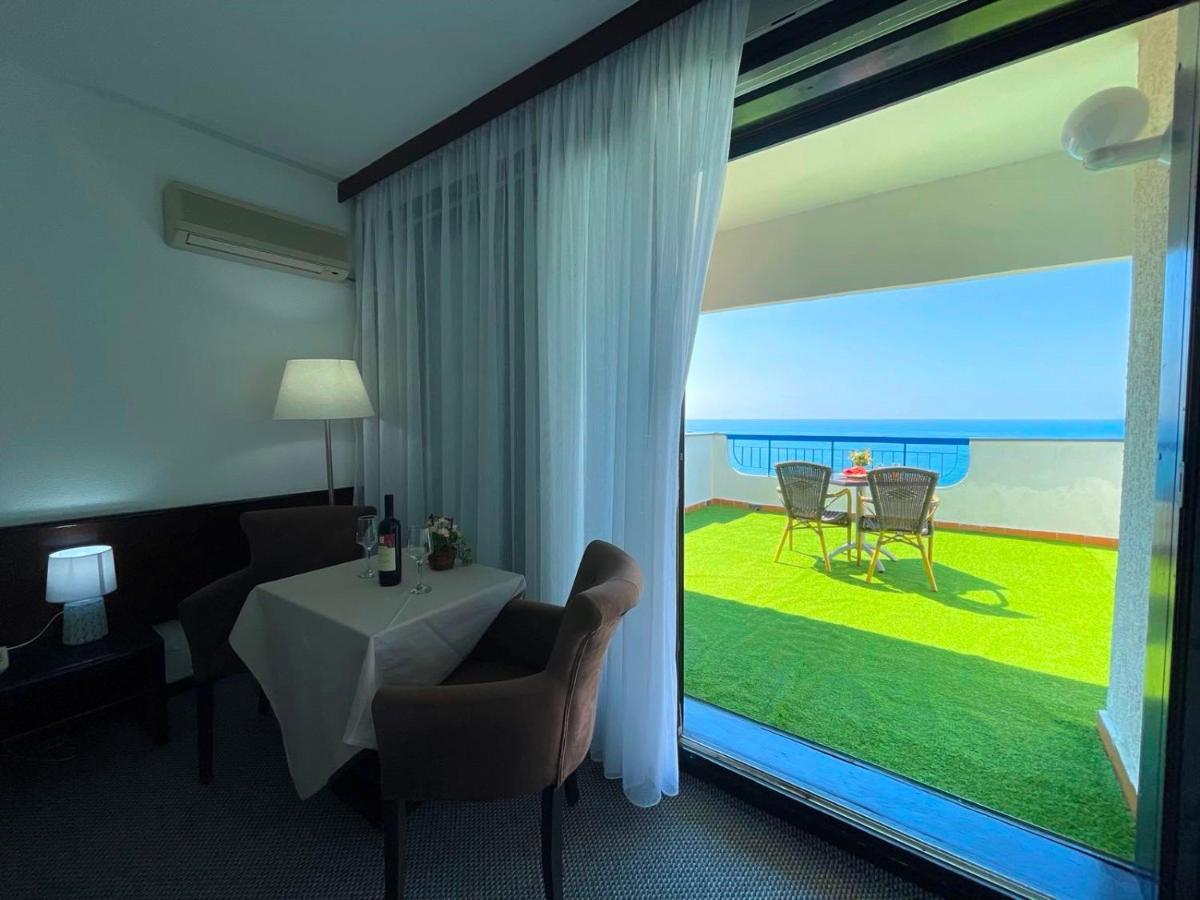 Corpus A - Hotel Albatros อุลซิน ภายนอก รูปภาพ