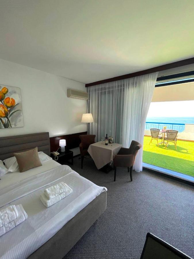 Corpus A - Hotel Albatros อุลซิน ภายนอก รูปภาพ